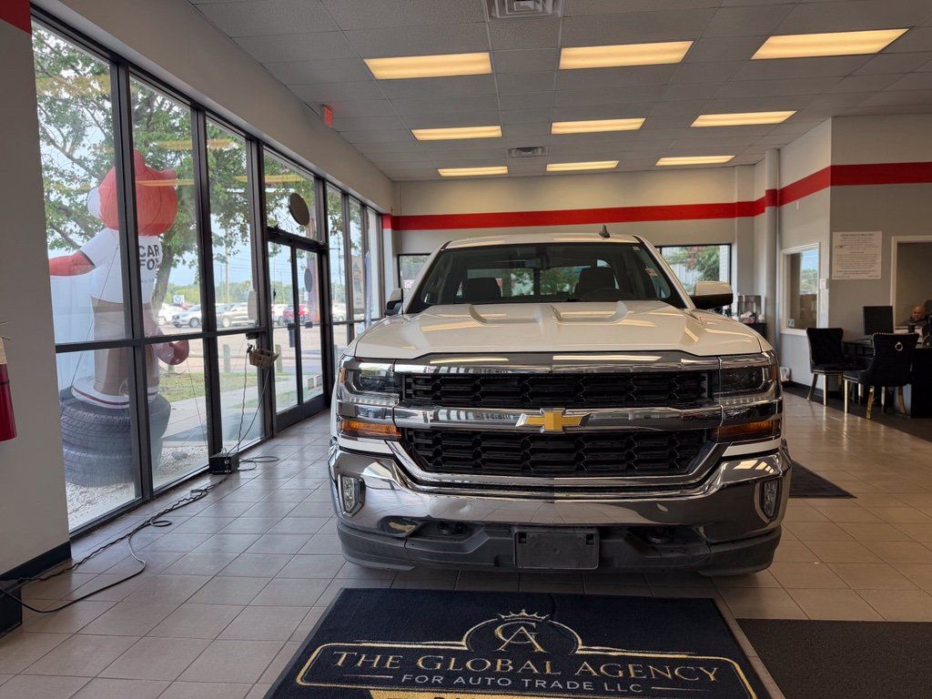 Used 2019 Chevrolet Silverado 1500 LT w/ All Star Edition AWD/4WD image 2