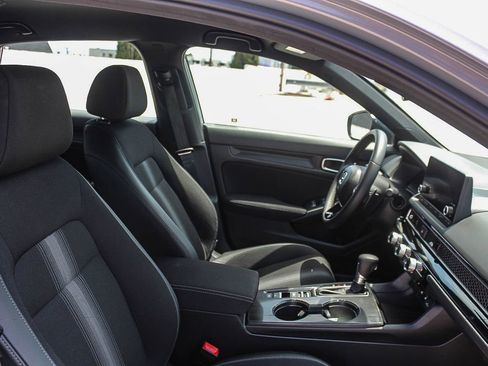 Certified 2025 Honda Civic Sport image 17