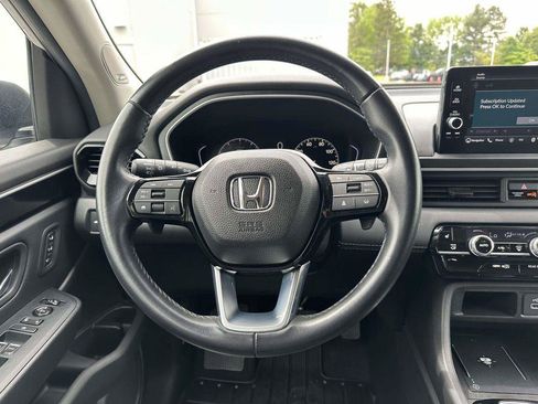 Certified 2025 Honda Pilot Touring image 13