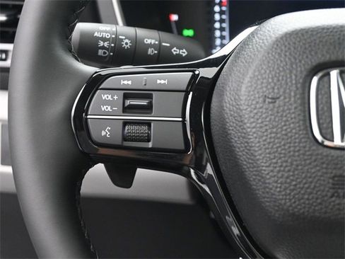 New 2025 Honda Pilot Elite image 2