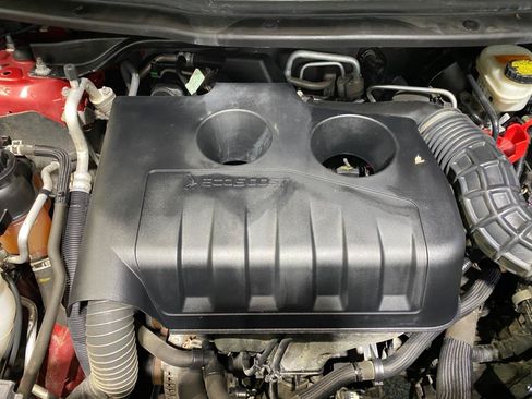 Used 2016 Ford Explorer XLT w/ Equipment Group 202A AWD/4WD image 27