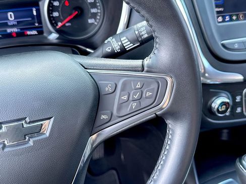 Used 2021 Chevrolet Equinox LT image 17