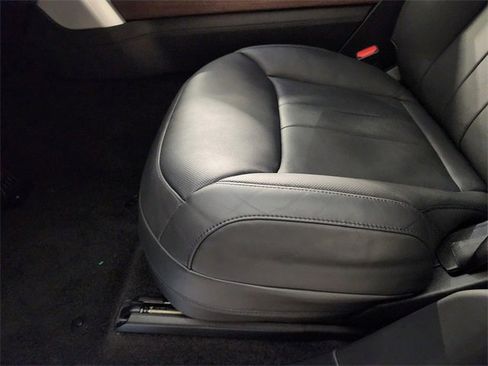 Used 2023 Land Rover Range Rover SE image 24