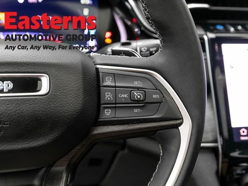 Used 2023 Jeep Grand Cherokee 4WD 4xe image 16