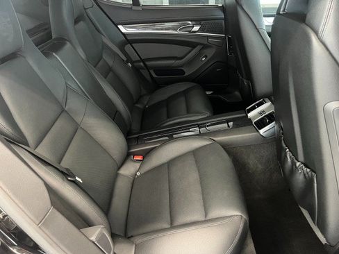 Used 2013 Porsche Panamera 4 image 32