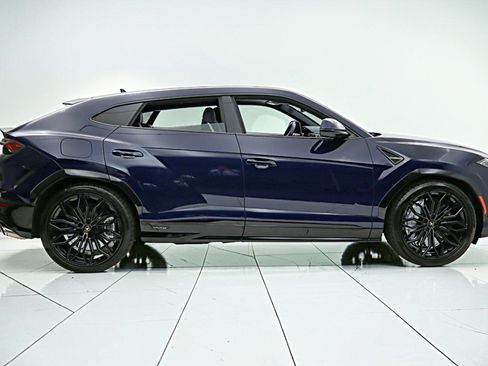Used 2025 Lamborghini Urus SE AWD/4WD image 24