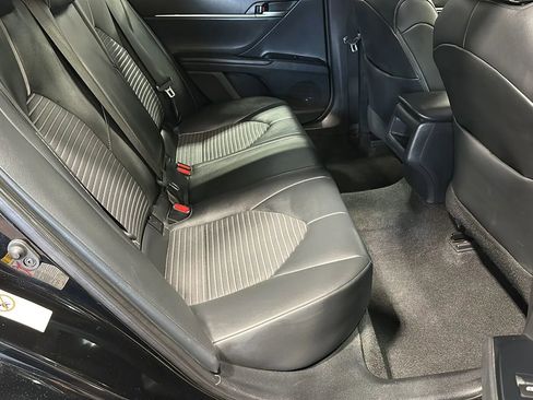 Used 2019 Toyota Camry SE w/ Carpet Mat Package FWD image 14