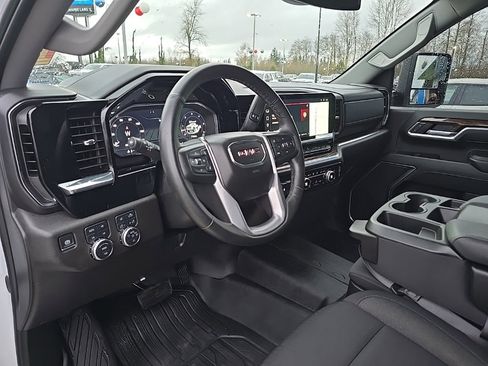 Used 2025 GMC Sierra 3500 SLE w/ SLE Value Package image 10