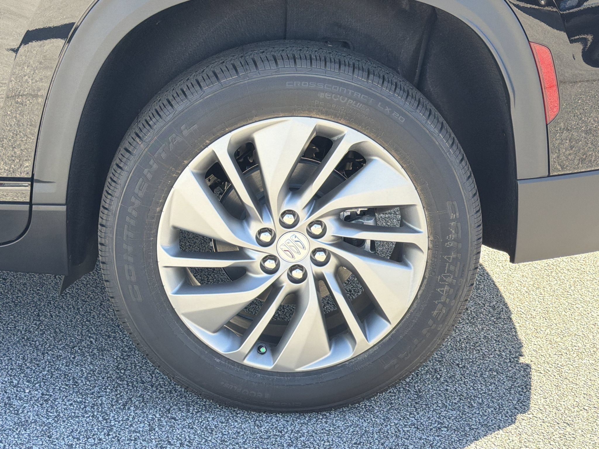 New 2027 Buick Enclave Preferred w/ LPO, Floor Liner Package FWD image 30