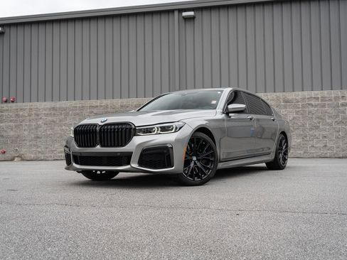 Used 2022 BMW 750i xDrive w/ Autobahn Package AWD/4WD image 1