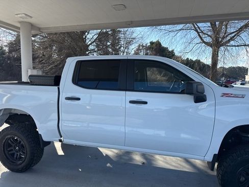 Used 2021 Chevrolet Silverado 1500 Custom Trail Boss image 2