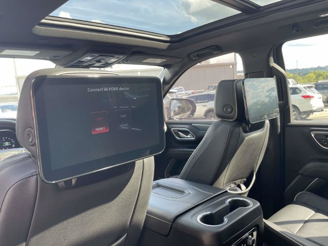 Used 2023 GMC Yukon XL SLT w/ SLT Premium Package RWD image 15