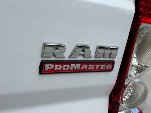 Used 2018 RAM ProMaster 2500 w/ Interior Convenience Group image 19