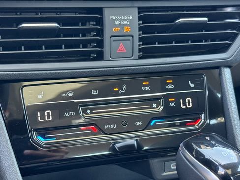 New 2026 Volkswagen Jetta SE FWD image 17