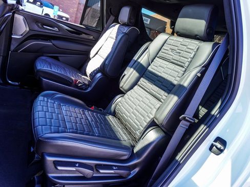 Used 2023 Cadillac Escalade V image 9