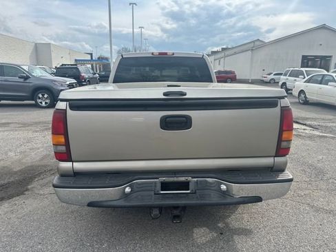 Used 2001 Chevrolet Silverado 1500 LS w/ Firm Ride Suspension Pkg image 4