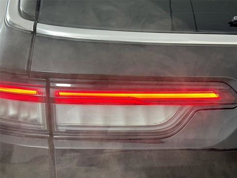 Used 2021 Jeep Grand Cherokee L Limited image 44