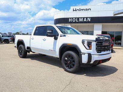 New 2026 GMC Sierra 2500 AT4 w/ LPO, Black Badging Package