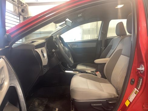 Used 2017 Toyota Corolla LE image 14