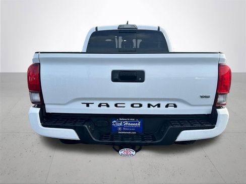 Used 2019 Toyota Tacoma TRD Sport image 8