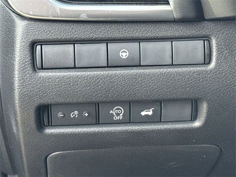 Used 2024 Nissan Rogue SL image 38