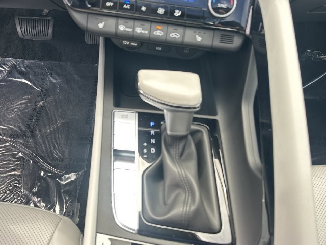 Certified 2024 Hyundai Elantra Limited FWD image 21
