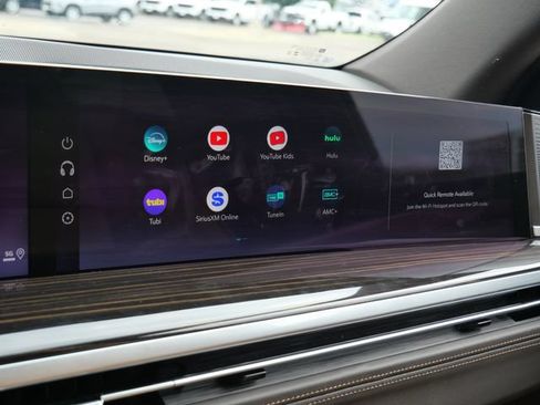 Used 2025 Cadillac Escalade ESV Premium Luxury w/ LPO, Floor Liner Package AWD/4WD image 31