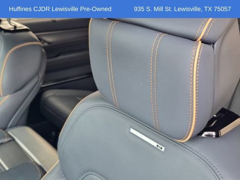 Used 2023 Jeep Grand Wagoneer L Series II w/ Premium Group II AWD/4WD image 19