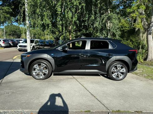 Used 2024 Subaru Solterra image 2