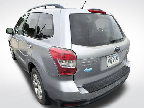 Used 2015 Subaru Forester 2.5i Premium w/ Popular Package #1 AWD/4WD image 4