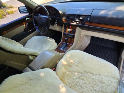 Used 1993 Mercedes-Benz 300 SD Sedan image 1