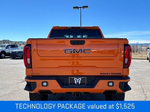 New 2025 GMC Sierra 1500 AT4 w/ AT4 Premium Package AWD/4WD image 4
