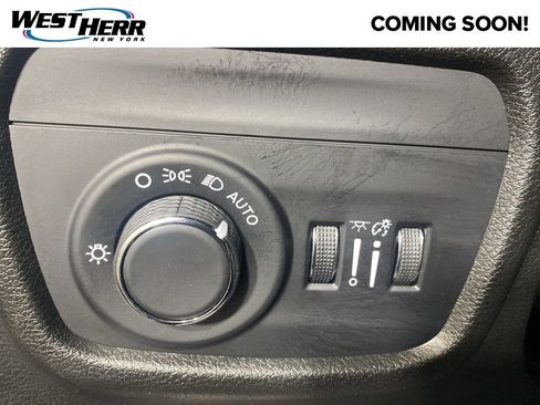 Used 2023 Jeep Grand Cherokee L Laredo AWD/4WD image 13