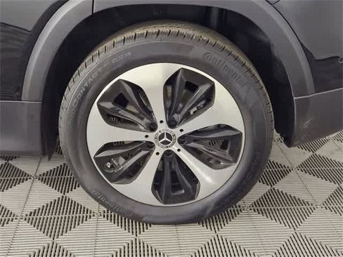 Certified 2025 Mercedes-Benz GLB 250 4MATIC image 49