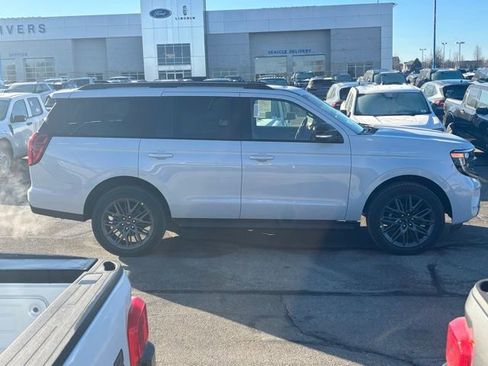 New 2026 Ford Expedition Platinum w/ Stealth Appearance Package image 3