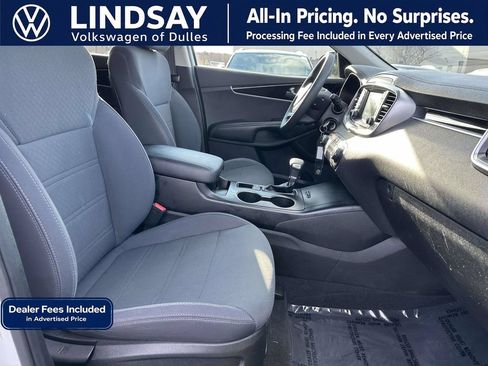 Used 2019 Kia Sorento AWD image 12