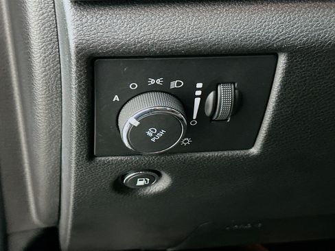 Used 2021 Jeep Grand Cherokee Freedom Edition RWD image 17