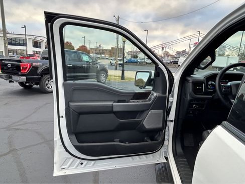 New 2023 Ford F150 Lightning Lariat image 26