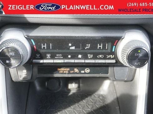 Used 2022 Toyota RAV4 LE image 19