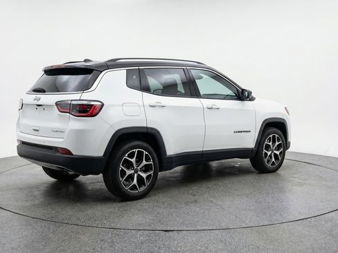Used 2025 Jeep Compass Limited AWD/4WD image 9
