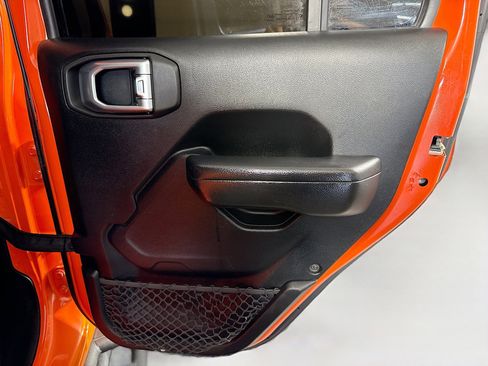 Used 2018 Jeep Wrangler Unlimited Sport S image 28