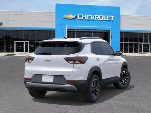 New 2026 Chevrolet TrailBlazer LT w/ Convenience Package FWD image 4
