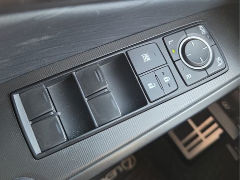 Used 2025 Lexus IS 350 F Sport RWD image 28