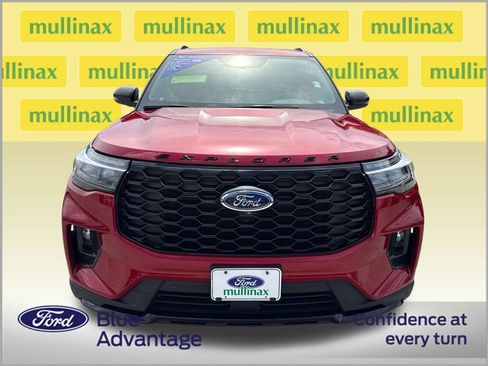Certified 2025 Ford Explorer ST-Line w/ Premium Package RWD image 11