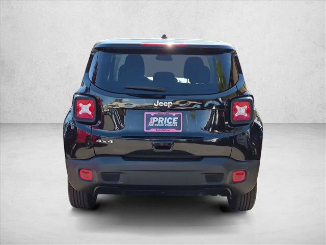 Used 2023 Jeep Renegade Latitude AWD/4WD image 7