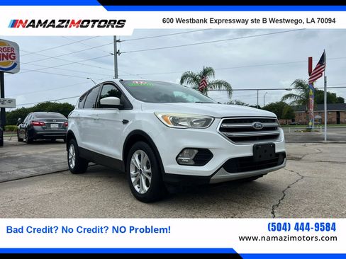 Used 2017 Ford Escape SE FWD image 1