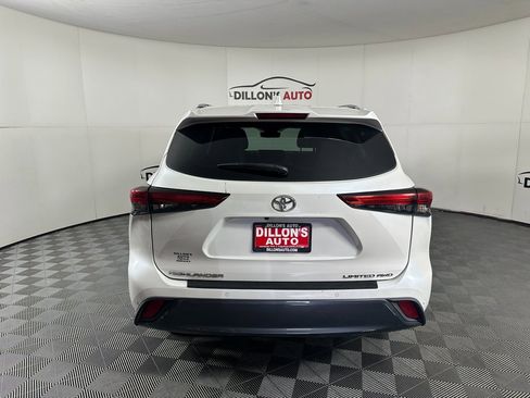 Used 2020 Toyota Highlander Limited image 6