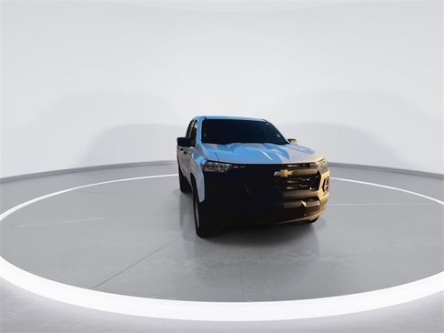 Used 2025 Chevrolet Colorado W/T w/ Advanced Trailering Package image 2