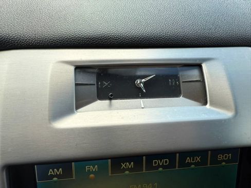 Used 2011 Cadillac Escalade Premium RWD image 41
