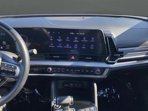 Certified 2024 Kia Sportage EX image 8